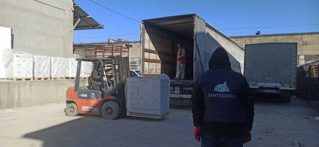 Ayuda para Ucrania: llega al hospital pediátrico de Stryj el cargamento de leche en polvo enviado desde Italia. Otro envío está de camino hacia Járkov